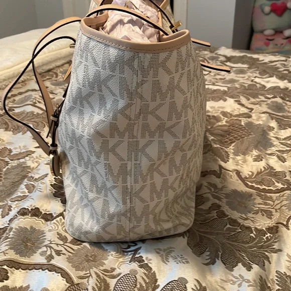 Michael Michael Kors Purse - Picture 4 of 5